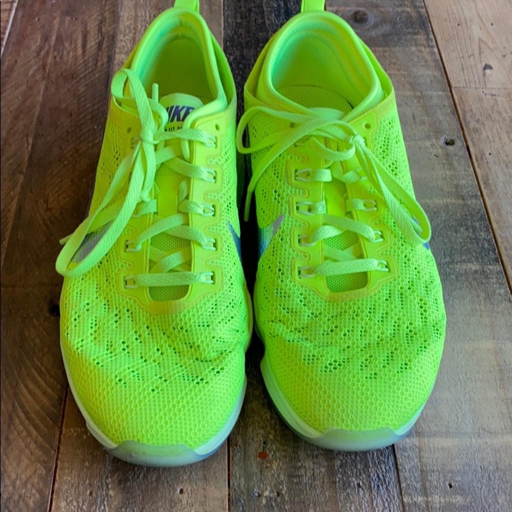 Volt Nike Zoom Fit